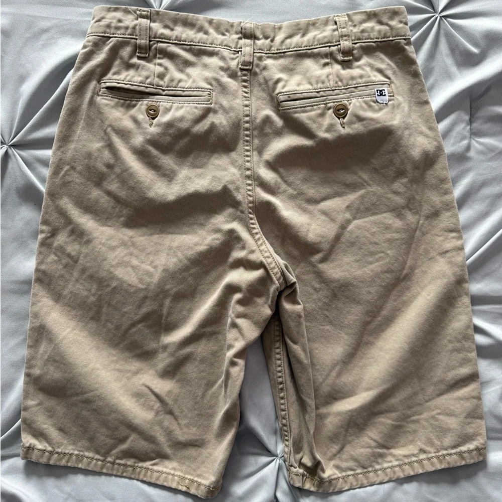 DC Men’s Tan Flat Front Chino Shorts Size 29